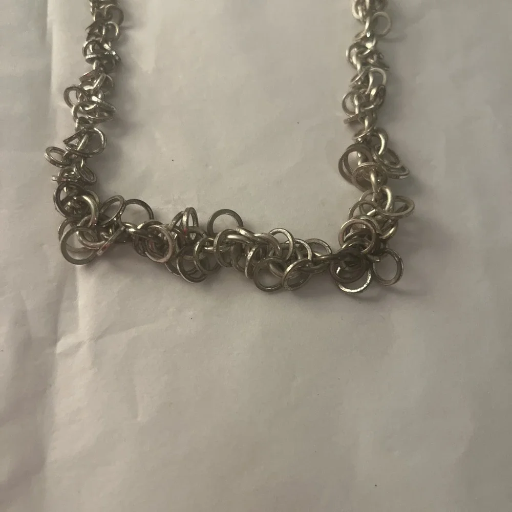 Avon Necklace Many‎ Ring Chain Silver Tone C39-5